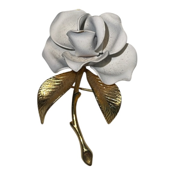 Signed VTG Giovanni Cerrito 22K Gold Plated White Enamel Rose Brooch – 2.25” - Picture 2 of 7